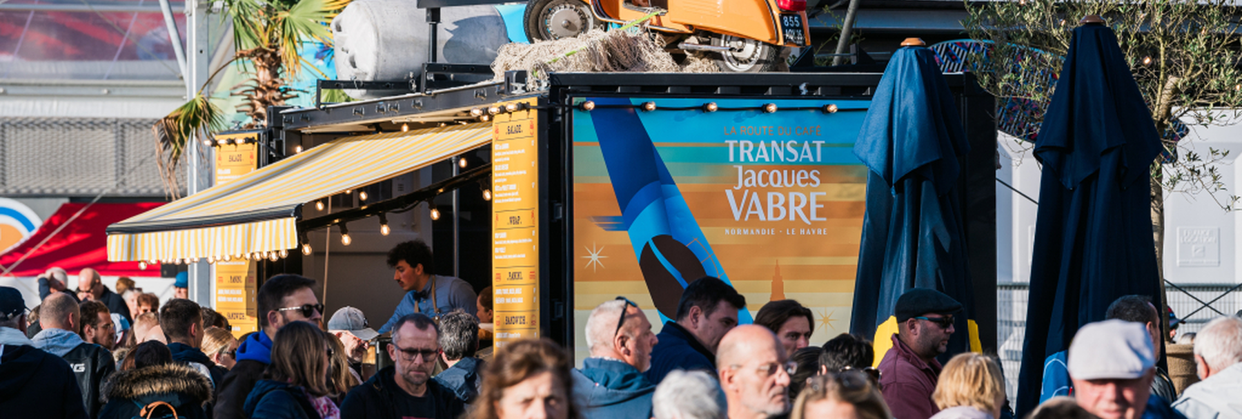Les stands restauration du village