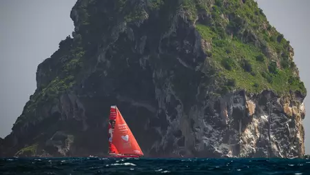 Arrivée d'Initiatives Coeur, 5e en IMOCA