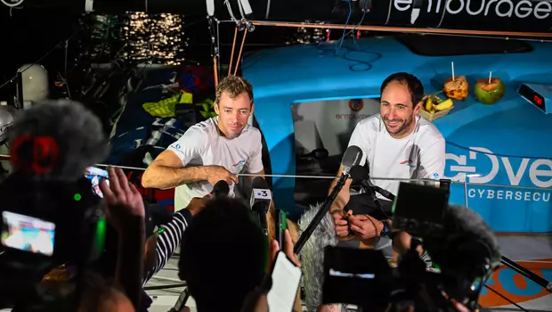 Thomas Ruyant et Morgan Lagravière (For People), vainqueurs dans la catégorie IMOCA