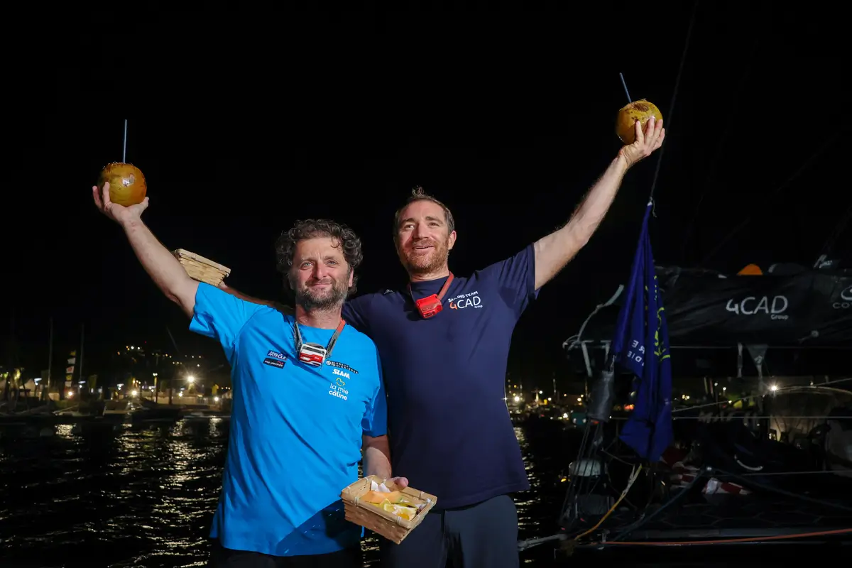 TCO25_4CAD_9thIMO_0911JML_4800